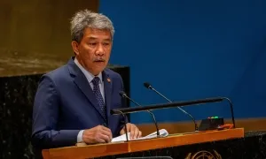 Ngoại trưởng Malaysia bị phạt vì hút thuốc ở nhà hàng Ngoại trưởng Malaysia bị phạt vì hút thuốc ở nhà hàng