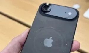 Apple giải thích về vết trầy trên iPhone 17